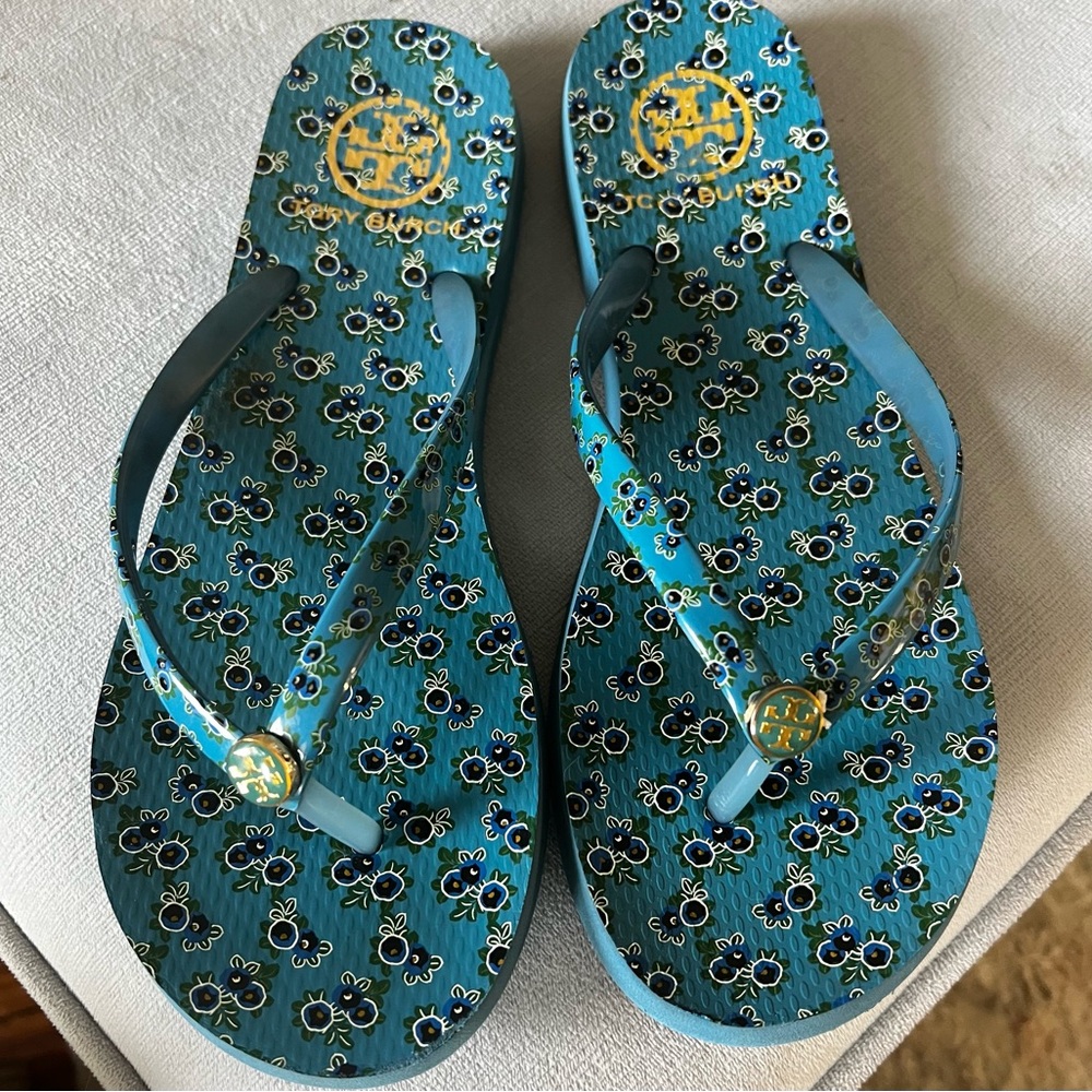 Tory Burch Classic Medallion Avalon/Avalon Blue Blueberry Print Thong Sandal 8